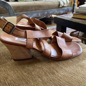 Paul Green Munchen wood heel sandal